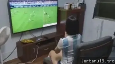 Niat Nonton Bareng Malah Dipecundangi Pacar Ganas poster